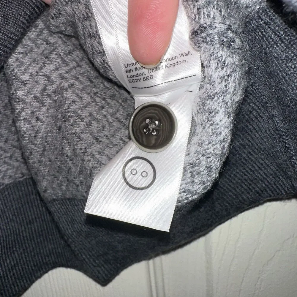 UNTUCKit *see photos*